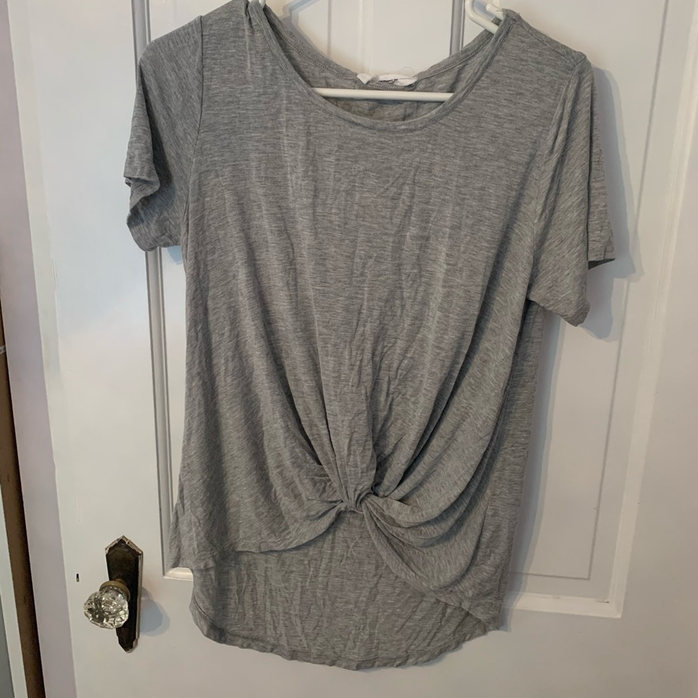 Gray knotted T-shirt